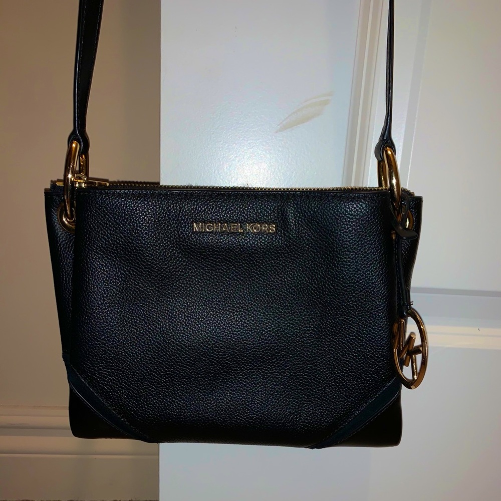 Micheal Kors Cross Body Purse